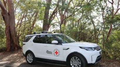 Land Rover - Red Cross
